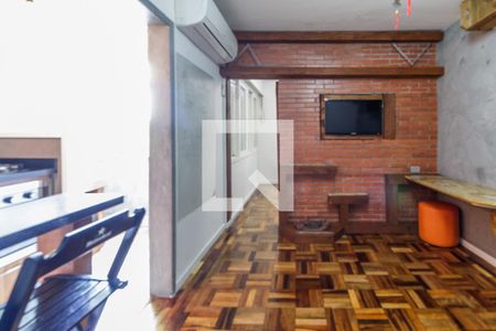 Sala de apartamento para alugar com 1 quarto, 46m² em Vila Ipiranga, Porto Alegre