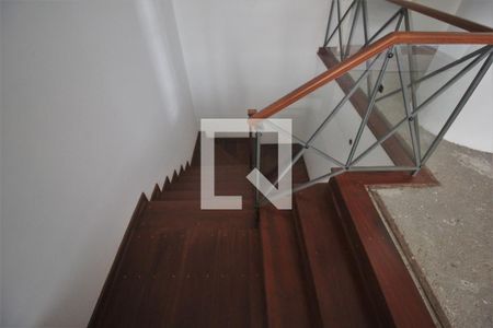 Escadas de apartamento à venda com 4 quartos, 541m² em Vila Progredior, São Paulo
