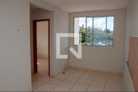 Sala de apartamento à venda com 2 quartos, 48m² em Cabral, Contagem