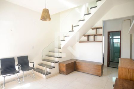 Sala de casa para alugar com 2 quartos, 85m² em Jardim Santa Rita, Duque de Caxias