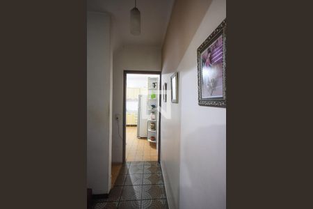 Corredor 1 de casa à venda com 3 quartos, 154m² em Parque Pinheiros, Taboão da Serra