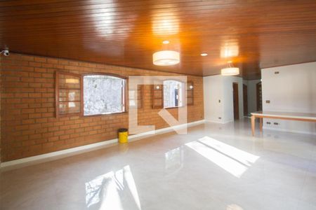 Casa à venda com 600m², 5 quartos e 6 vagasSala