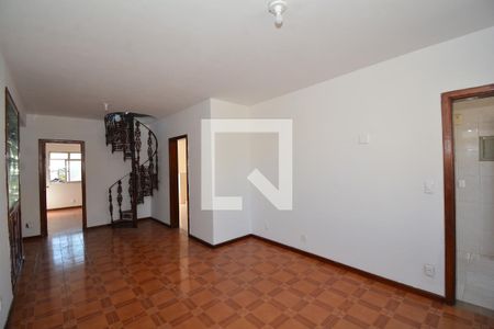 Sala de casa para alugar com 3 quartos, 222m² em Oswaldo Cruz, Rio de Janeiro