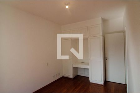 Quarto 1 de apartamento para alugar com 2 quartos, 60m² em Copacabana, Rio de Janeiro