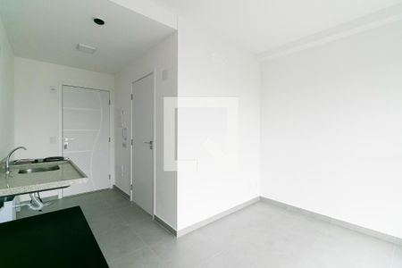Sala / Cozinha de kitnet/studio para alugar com 1 quarto, 23m² em Vila Esperança, São Paulo