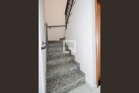 Escada de casa à venda com 3 quartos, 150m² em Vila Roque, São Paulo