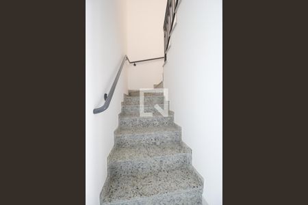 Escada de casa à venda com 3 quartos, 150m² em Vila Roque, São Paulo