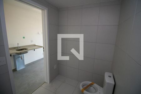 Banheiro de kitnet/studio para alugar com 1 quarto, 23m² em Vila Esperança, São Paulo