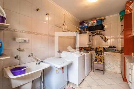 Casa à venda com 200m², 3 quartos e 4 vagas Casa à venda com 200m², 3 quartos e 4 vagasÁrea de Serviço