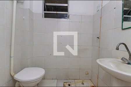 Banheiro de kitnet/studio para alugar com 1 quarto, 38m² em Centro, Niterói