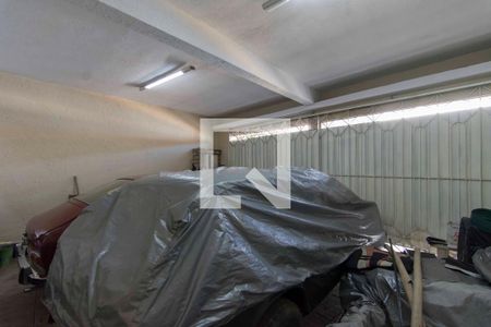 Garagem de casa à venda com 3 quartos, 250m² em Vila Amélia, São Paulo