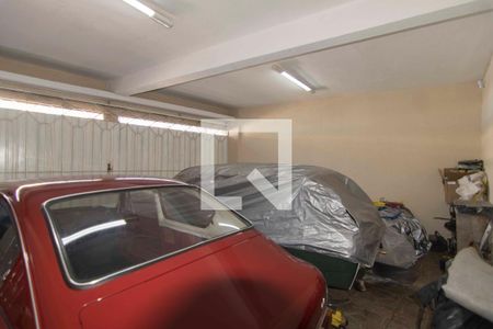 Garagem de casa à venda com 3 quartos, 250m² em Vila Amélia, São Paulo