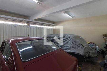 Garagem de casa à venda com 3 quartos, 250m² em Vila Amélia, São Paulo