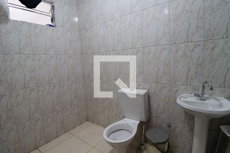 Banheiro de casa para alugar com 2 quartos, 60m² em Jardim Palmira, Guarulhos