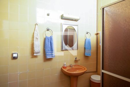 Casa à venda com 302m², 4 quartos e 2 vagas Casa à venda com 302m², 4 quartos e 2 vagasBanheiro