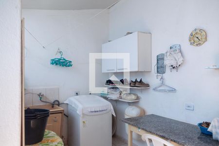 Casa à venda com 302m², 4 quartos e 2 vagas Casa à venda com 302m², 4 quartos e 2 vagasÁrea de Serviço