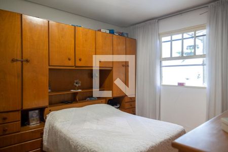 Casa à venda com 302m², 4 quartos e 2 vagas Casa à venda com 302m², 4 quartos e 2 vagasQuarto 4