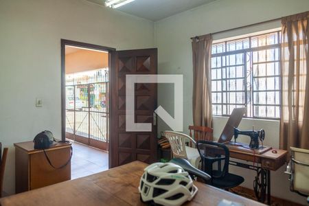 Casa à venda com 302m², 4 quartos e 2 vagas Casa à venda com 302m², 4 quartos e 2 vagasQuarto 3