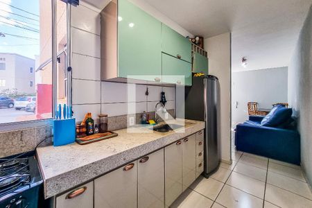 Cozinha e Área de Serviço de apartamento à venda com 2 quartos, 42m² em Trevo, Belo Horizonte