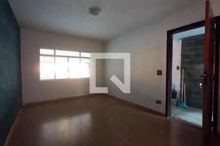 Sala de casa para alugar com 4 quartos, 132m² em Jardim Maria Rosa, Taboão da Serra