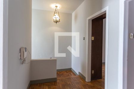 Corredor de casa para alugar com 4 quartos, 200m² em Lourdes, Belo Horizonte