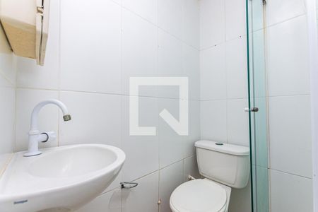 Banheiro de casa de condomínio para alugar com 1 quarto, 35m² em Itaipu, Niterói