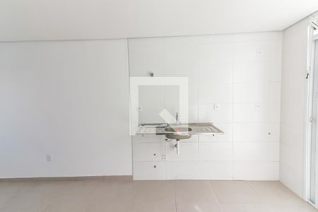 Sala / Cozinha de casa à venda com 2 quartos, 77m² em Vila Universitaria, São Paulo
