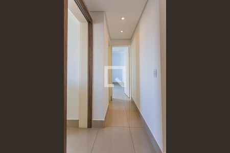 Corredor de apartamento para alugar com 2 quartos, 50m² em Jardim Bela Vista, Santo André