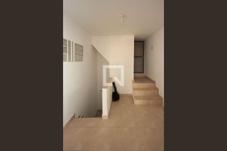 Hall de Entrada de casa para alugar com 2 quartos, 160m² em Jardim Independência, São Paulo