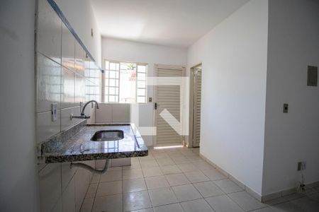 Cozinha de kitnet/studio para alugar com 1 quarto, 29m² em Setor Leste Universitário, Goiânia