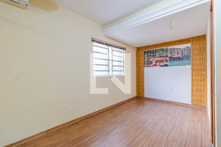 Quarto 1 de casa para alugar com 3 quartos, 258m² em Azenha, Porto Alegre