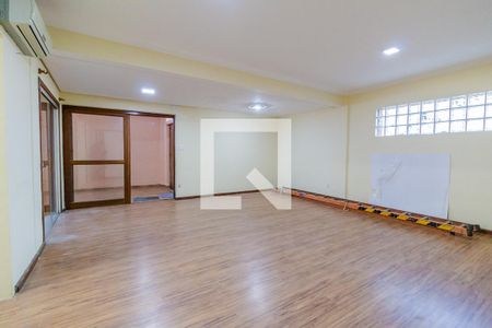 Sala de casa para alugar com 3 quartos, 258m² em Azenha, Porto Alegre