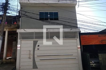 Casa à venda com 110m², 3 quartos e 2 vagas Casa à venda com 110m², 3 quartos e 2 vagasFachada