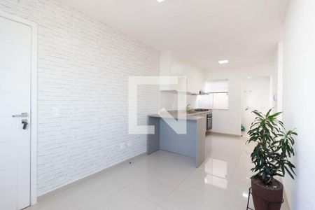 Sala de casa de condomínio para alugar com 2 quartos, 45m² em Vila Nivi, São Paulo