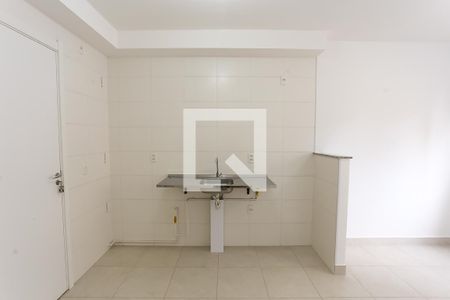 Sala/Cozinha/serviço de apartamento para alugar com 2 quartos, 32m² em Parque Munhoz, São Paulo