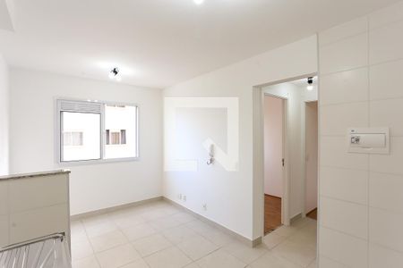 Sala/Cozinha/serviço de apartamento para alugar com 2 quartos, 32m² em Parque Munhoz, São Paulo