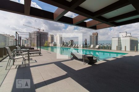 Studio para alugar com 32m², 1 quarto e sem vaga Studio para alugar com 32m², 1 quarto e sem vagaPiscina