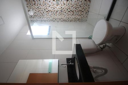 Banheiro de apartamento para alugar com 1 quarto, 34m² em Patronato, São Gonçalo