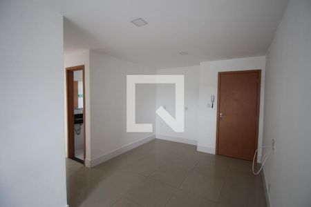 Sala de apartamento para alugar com 1 quarto, 34m² em Patronato, São Gonçalo