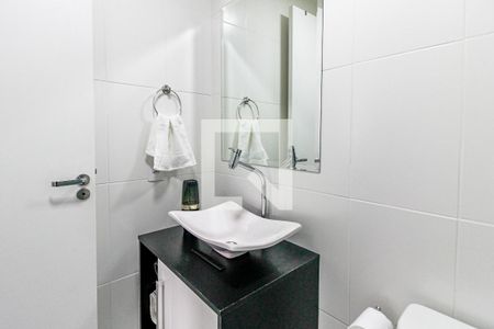 Banheiro de apartamento à venda com 2 quartos, 43m² em Jardim Novo Santo Amaro, São Paulo