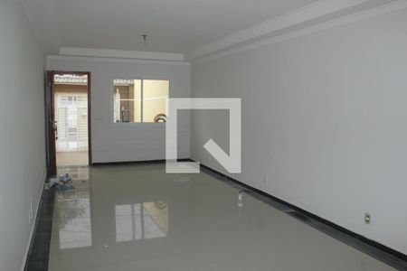 Sala de casa à venda com 3 quartos, 115m² em Jardim Sabara, São Paulo