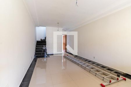 Sala de casa à venda com 3 quartos, 102m² em Jardim Sabara, São Paulo