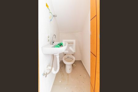 Lavabo de casa à venda com 3 quartos, 110m² em Jardim Sabara, São Paulo