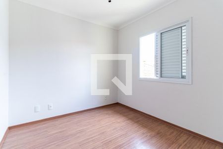 Quarto de casa à venda com 3 quartos, 108m² em Jardim Sabara, São Paulo