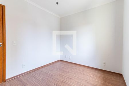 Quarto de casa à venda com 3 quartos, 108m² em Jardim Sabara, São Paulo