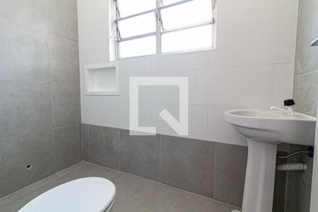 Banheiro de casa para alugar com 1 quarto, 45m² em Penha de França, São Paulo