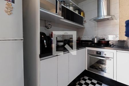 Casa à venda com 300m², 4 quartos e 2 vagas Casa à venda com 300m², 4 quartos e 2 vagasCozinha