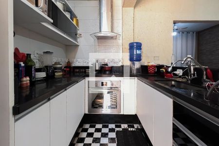 Casa à venda com 300m², 4 quartos e 2 vagas Casa à venda com 300m², 4 quartos e 2 vagasCozinha