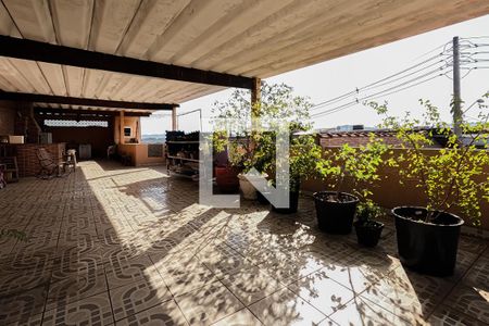 Casa à venda com 300m², 4 quartos e 2 vagas Casa à venda com 300m², 4 quartos e 2 vagasÁrea de Serviço