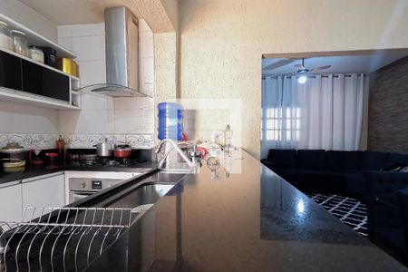 Casa à venda com 300m², 4 quartos e 2 vagas Casa à venda com 300m², 4 quartos e 2 vagasCozinha